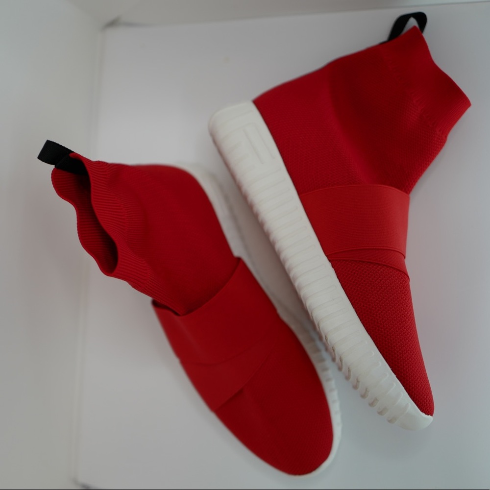 Brand new Red Sneaker size 7